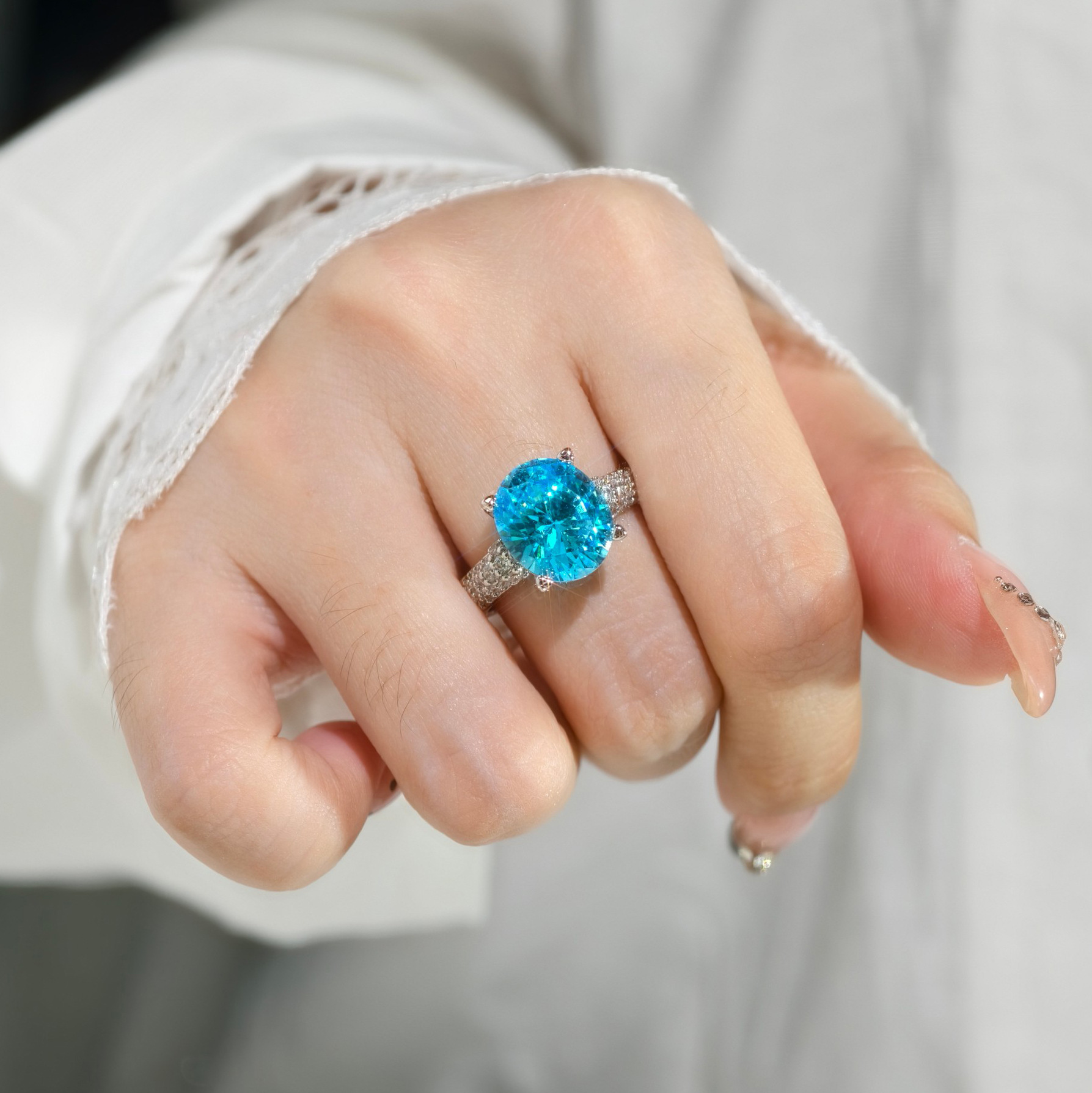 High-End Sparkling Pigeon Egg Comparable To Ice-Cut Ocean Blue Zirconia Open Ring Banquet Wedding Ring Birthday Gift