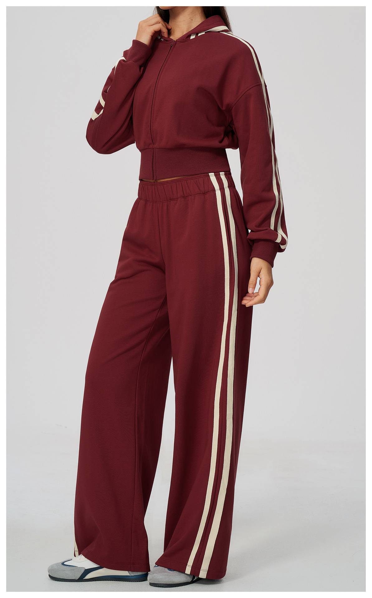 Contrast-stripe cropped hoodie and wide-leg pants set, product reference image 9