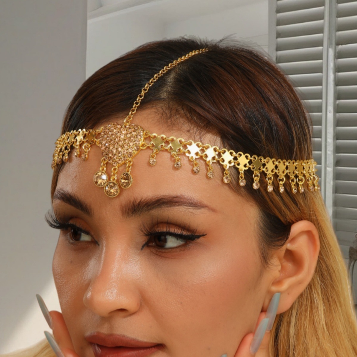 Gold Tone Rhinestone Tassel Forehead Ornament Heart