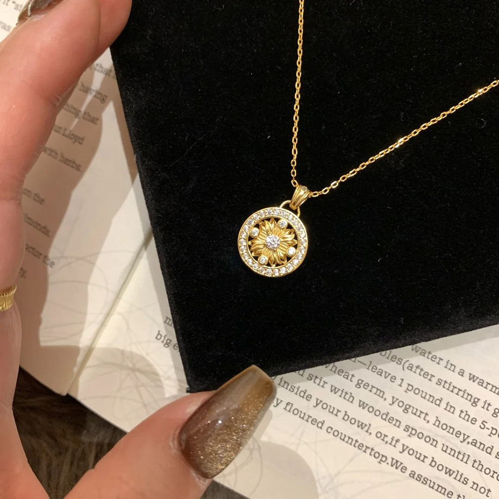 Gold Diamond-Encrusted Round Sunflower Necklace For Women 2026 New Style Light Luxury Exquisite Titanium Steel Non-Fading Clavicle Chain Custom-Made product image