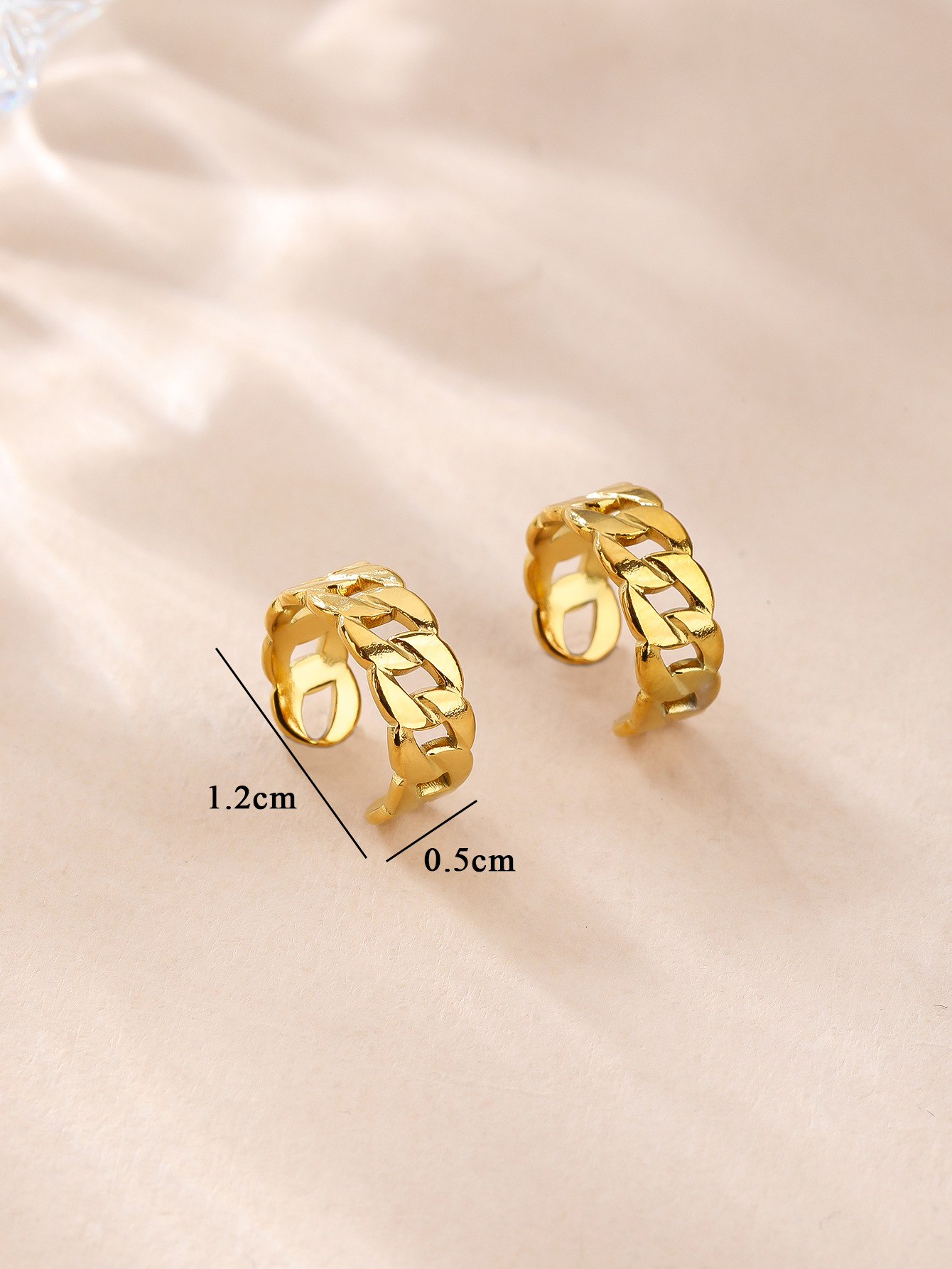 Wholesale European And American Style Gold-Plated Stainless Steel Gold Pattern Ear Cuff, Simple And Fashionable