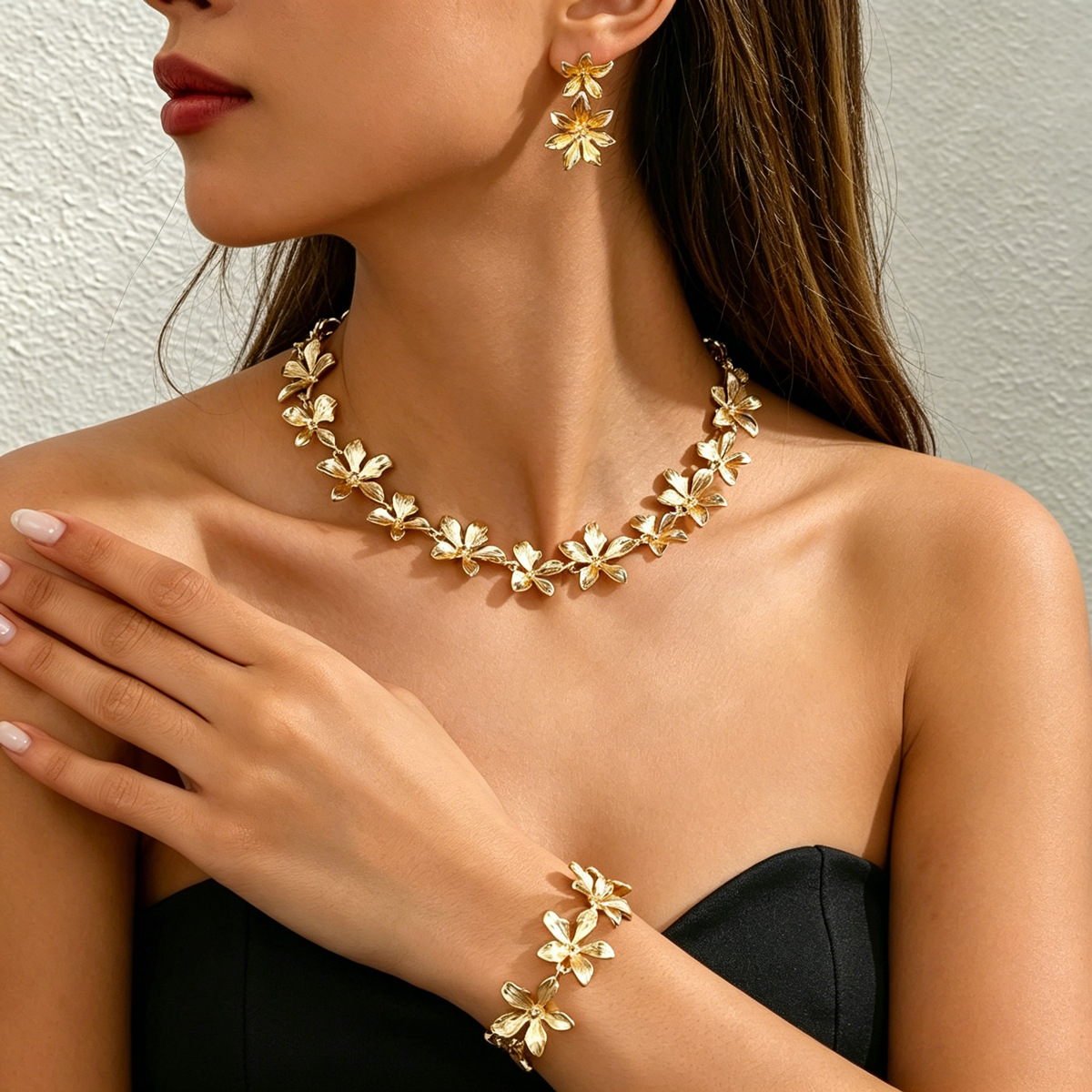 European And American Cross-Border Women's Necklaces, Geometric Light Luxury Style, Floral Metal Design Bracelets, Versatile High-End Earrings And Jewelry