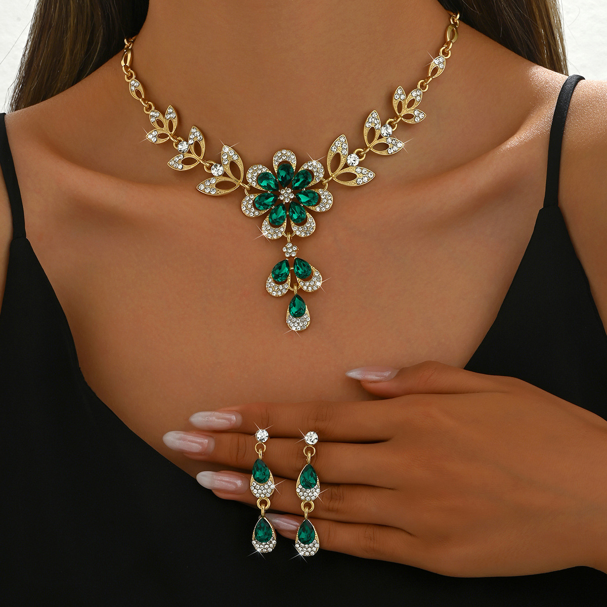 2026 Hot Sale Diamond Water Drop Flower Tassel Necklace Earrings Elegant Refined Clavicle Chain Light Luxury High-grade Suit