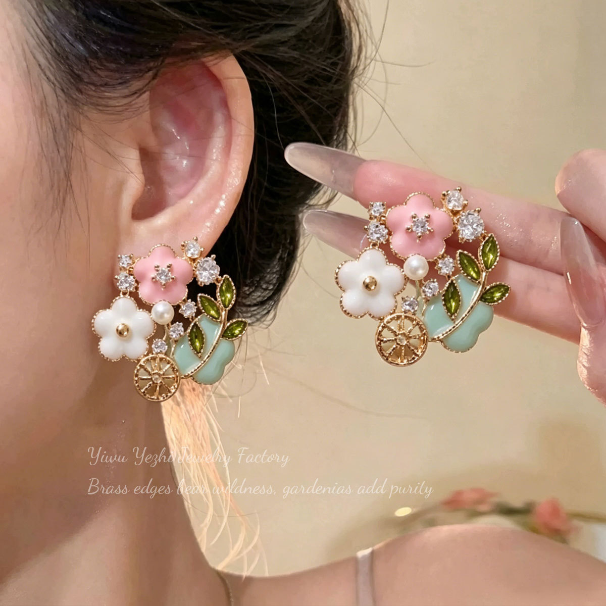 Cercei Stud Sweet Floral Pearl în stil coreean, proaspeți și eleganți, cercei de înaltă calitate din zirconiu cu picurare de ulei pentru femei, accesorii