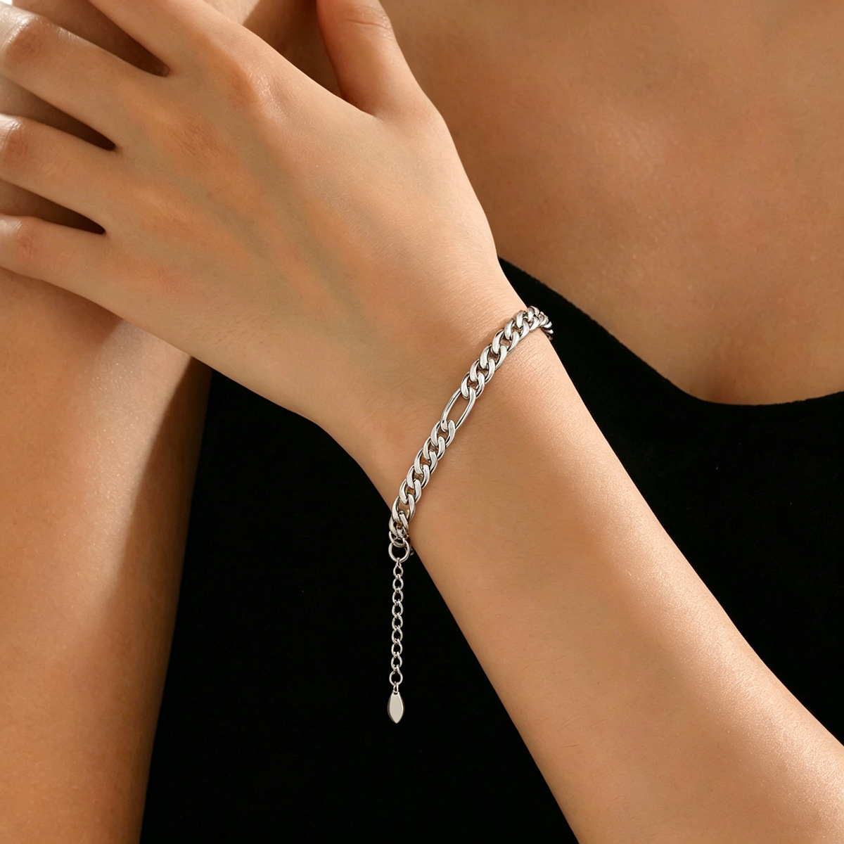 European And American Cross-Border Hot-Selling Jewelry, Geometric Simple And Fashionable Women's Bracelets, Versatile High-End Light Luxury Jewelry Wholesale
