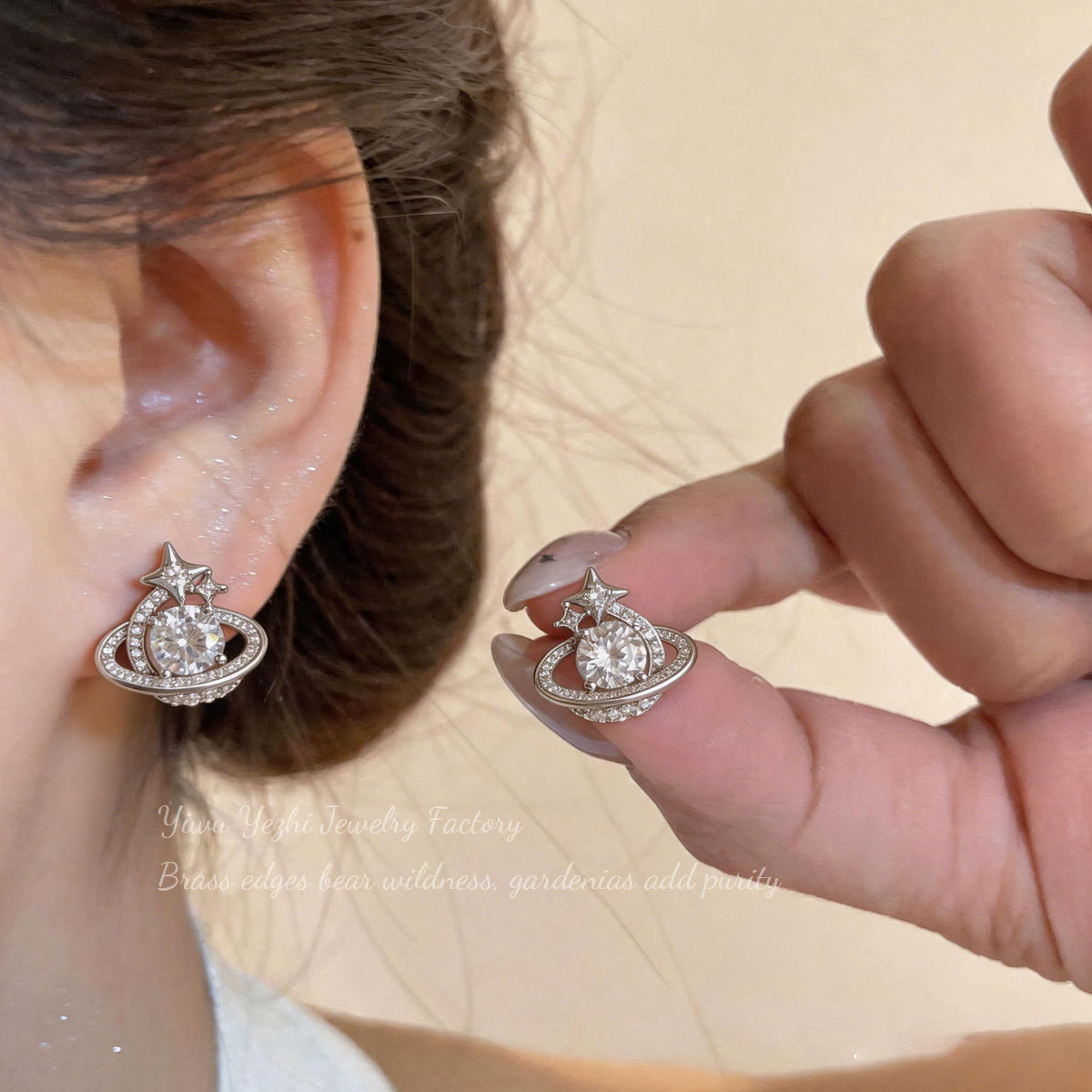 Cercei super rafinați din zirconiu în formă de inimă în stil coreean, cercei de lux Hot-Selling 2026 Starburst, accesorii elegante pentru urechi Socialite