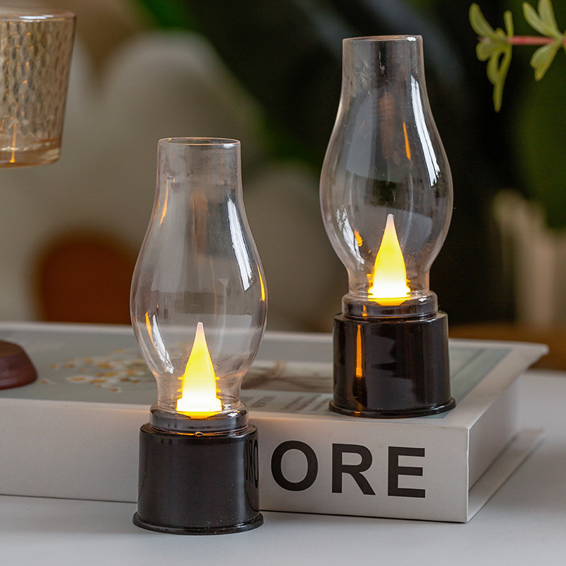 Lampă mică cu kerosen – Lumină de veghe cu atmosferă retro creativă pentru dormitor, decor de birou, noptieră sau ornament luminos în formă de lumânare