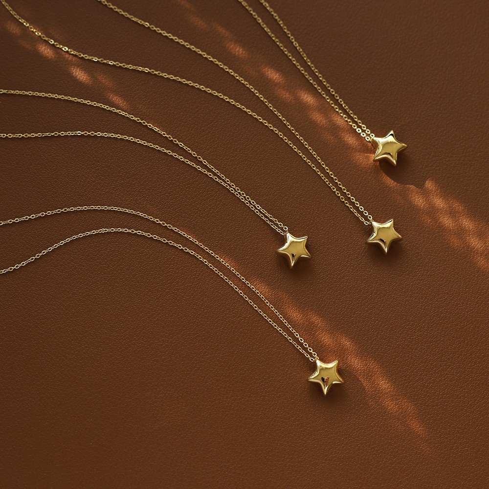 Lucky Star Casual Five-Pointed Star Necklace Literary Retro Star Clavicle Chain Titanium Steel Plated 18K Gold