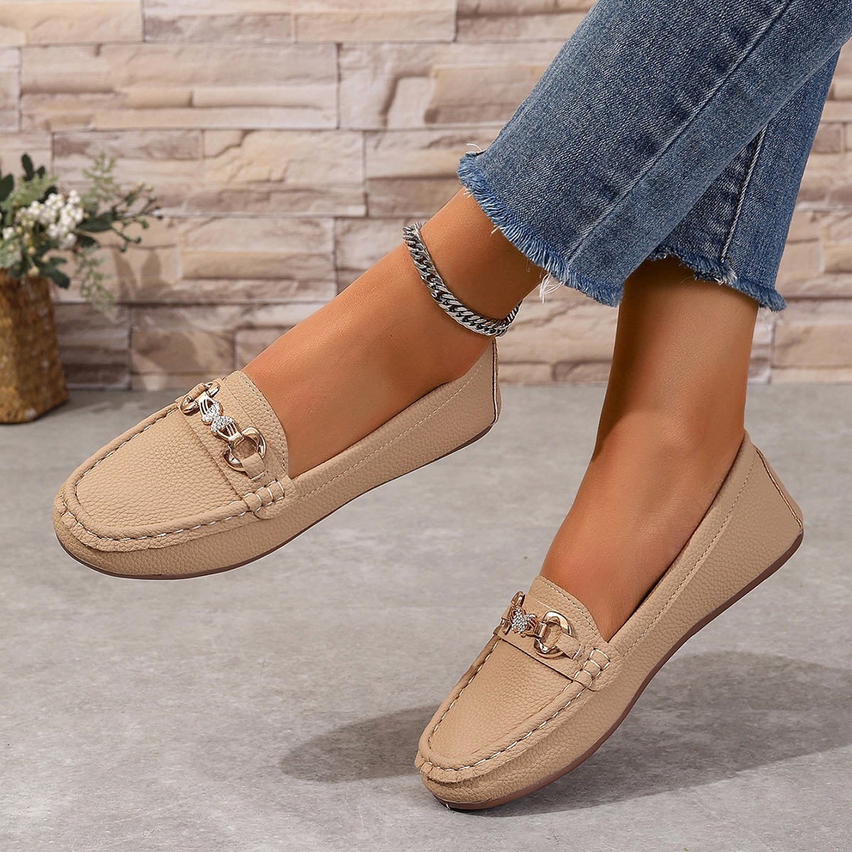 Women's Chain Slip-on Lofter Casual Outdoor Flat Shoes New Spring And Autumn Flat Bottom Slip-on Versatile Soft Bottom Comfortable Shallow Mouth Pumps
