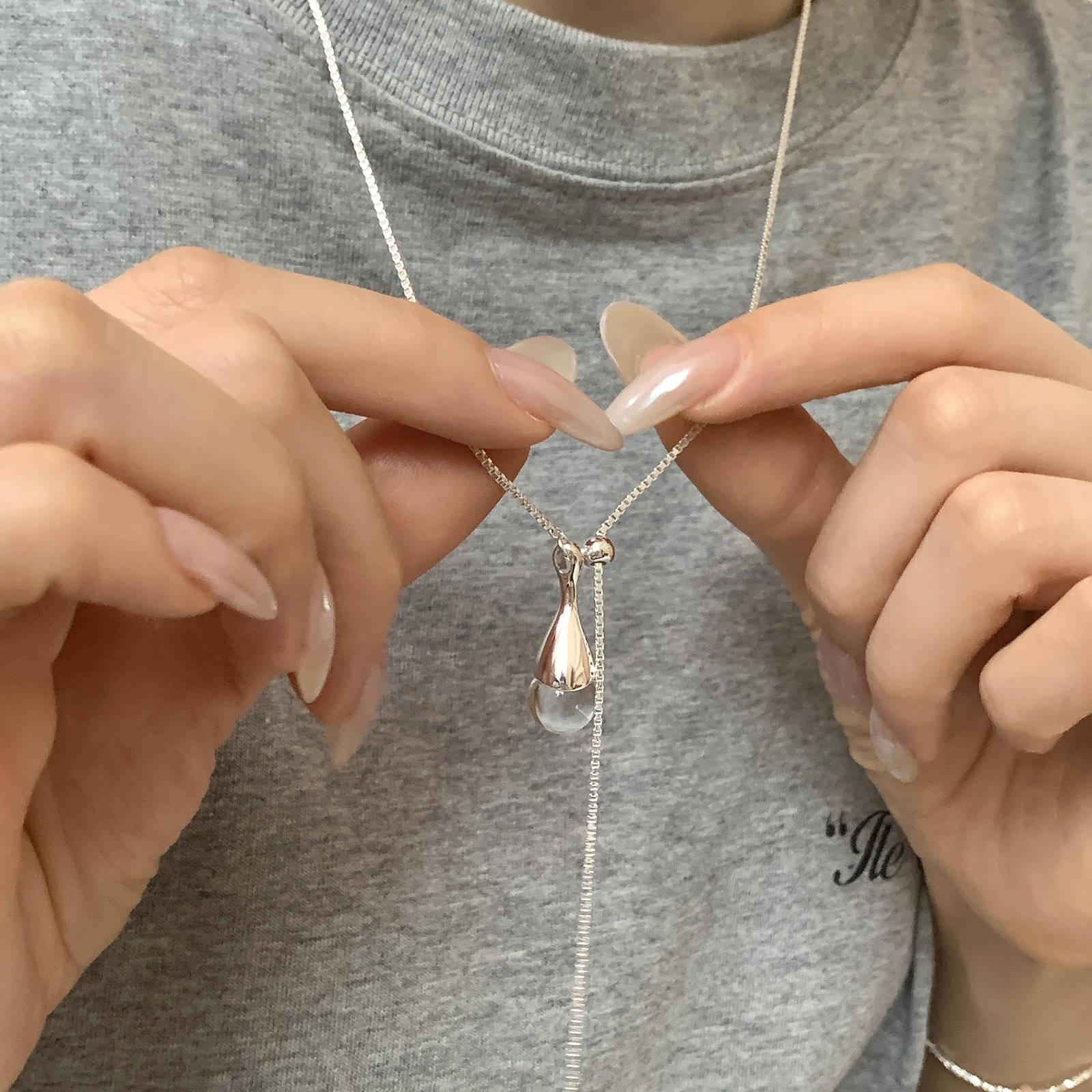Women Niche Teardrop White Crystal Clavicle Necklace