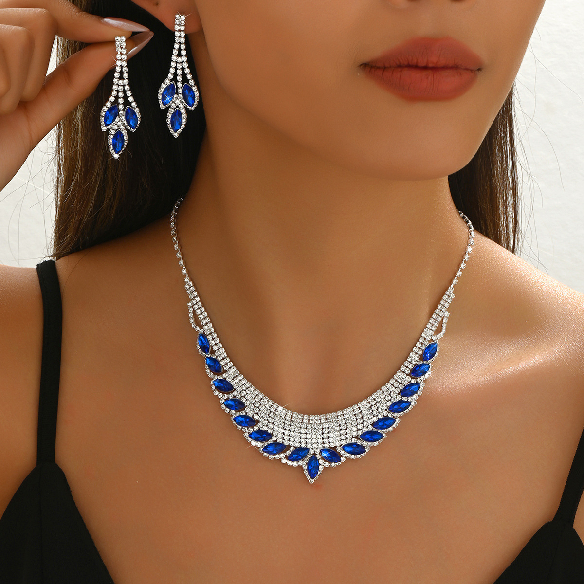 Set din două piese „Cross-Border Bride”: colier și cercei din cristal acrilic albastru – Accesorii rafinate pentru rochia de mireasă