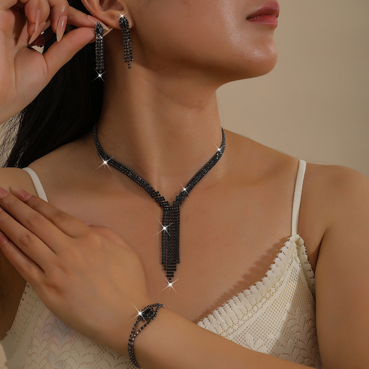 2026 Autumn And Winter Claw Chain Rhinestone Wedding Dress Full Diamond Necklace Earrings Bracelet Set Chain Dinner Accessories Wholesale