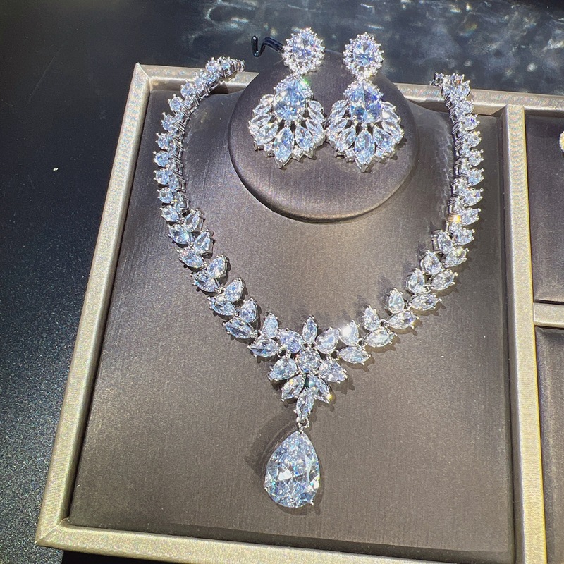 High End Heavy Industry Explosive Sparkling Net Celebrant Live Selling New Product Created Mosane Diamond Luxury Pendant Necklace Women Earrings Suit