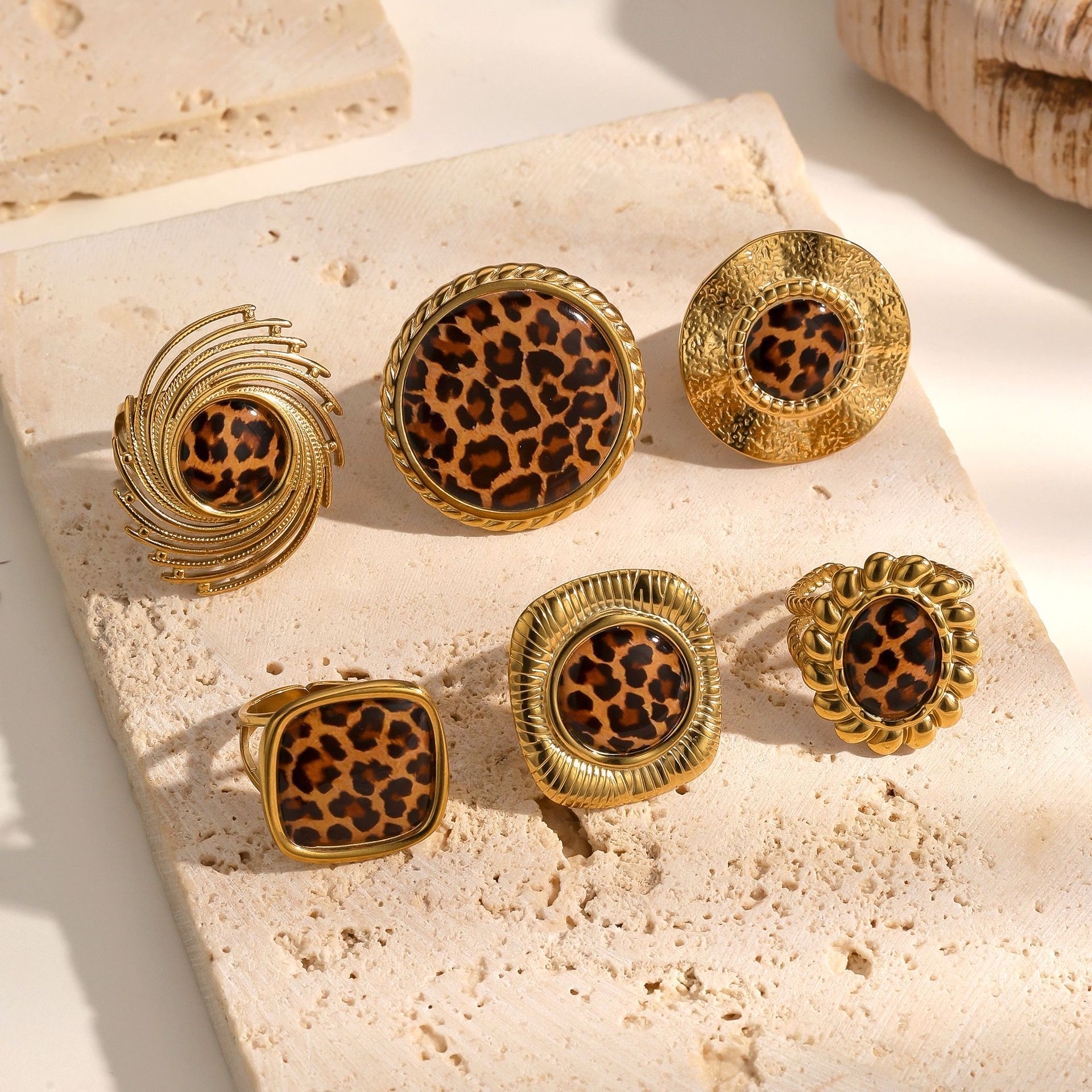New Hot-Selling Textured Stainless Steel Leopard Print Ring, Simple And Versatile Flower Ring, French Style, Light Luxury, High-End Feel, Hong Kong Style product image