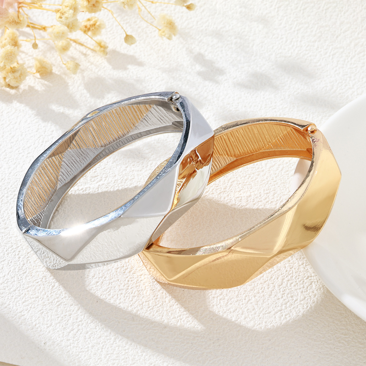 European And American Cross-Border Geometric Personality Polygon Wide Exaggerated Bracelet Alloy Open Rhombus Gold Glossy Bracelet For Women