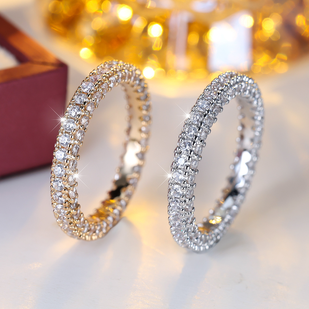 European And American Minimalist Three-Sided Zirconia-Encrusted Couple