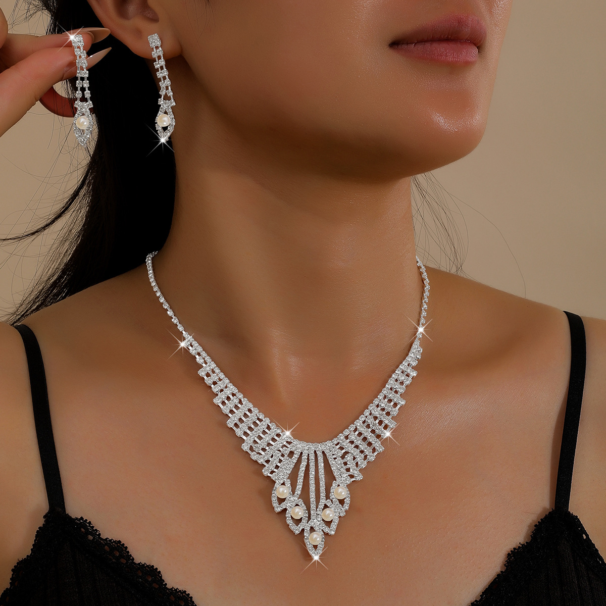 2026 Autumn Jewelry Wholesale Bridal Photography Jewelry Claw Chain Rhinestone Pearl Earrings Necklace Bridal Set