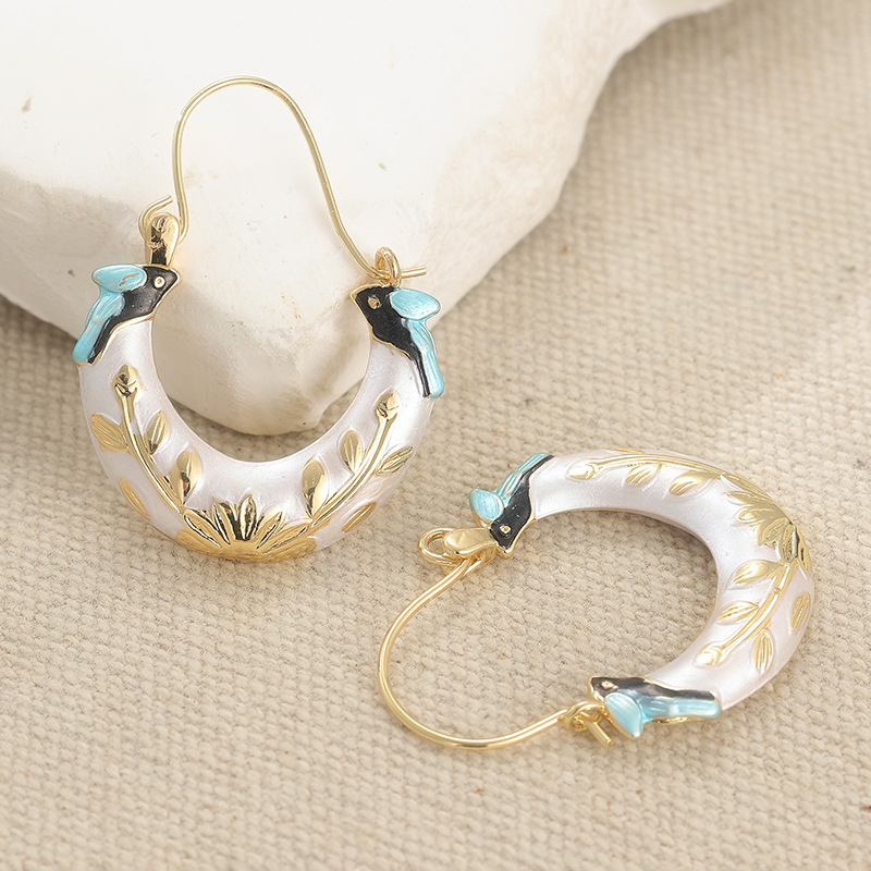 Vintage Hummingbird Leaf Hoop Earrings Gold Tone Brass Women Nature Daily Fashion Jewelry Elegant Artistic