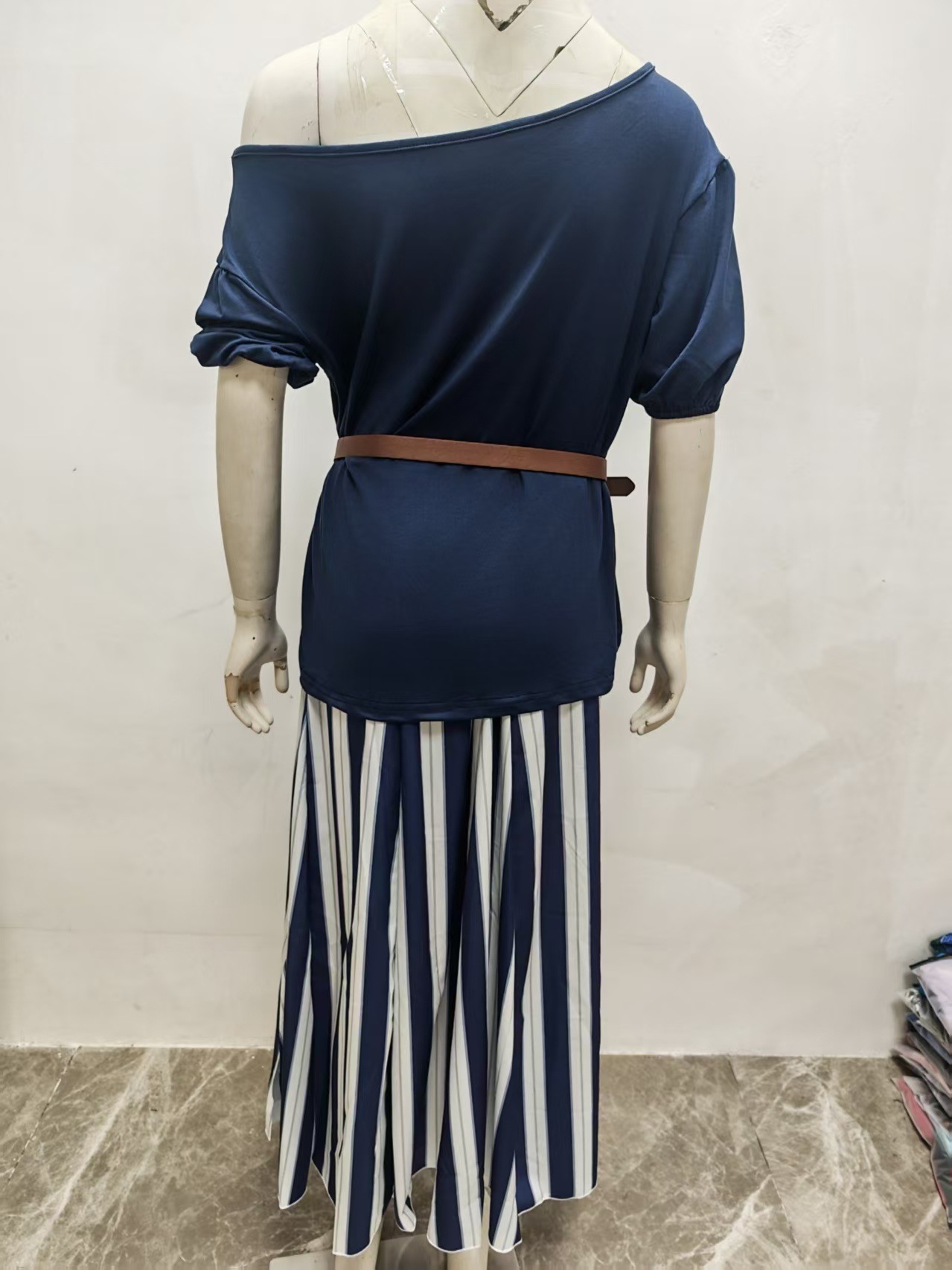 One-Shoulder Bubble Sleeve Set in Navy Blue