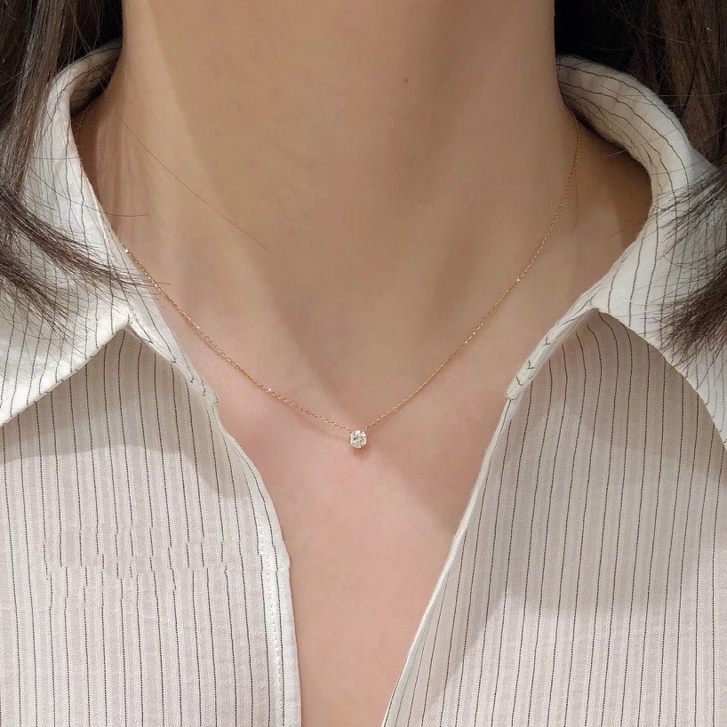 Extremely Fine Single Diamond Zircon Necklace Girls' Sweater Chain Clavicle Chain Titanium Steel Necklace Light Luxury Niche Snake Bone Chain First Jewelry