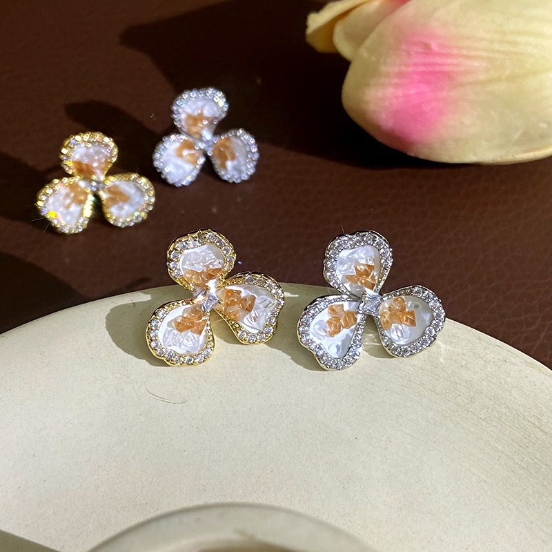 Korean Style Sweet Zircon Three Leaf Flower Stud Earrings Women Ear Jewelry For Daily Dating Office Banquet Party Occasions