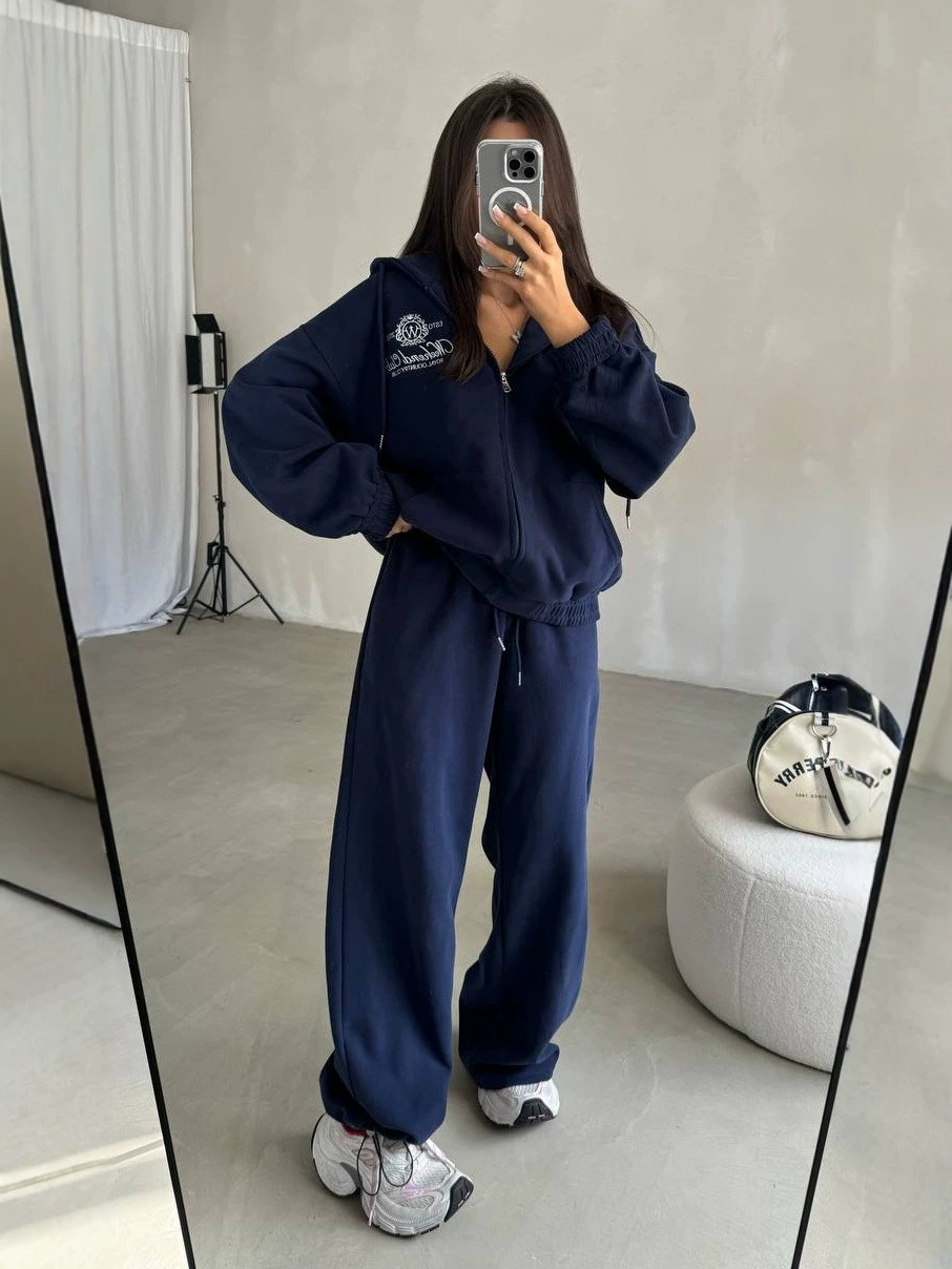 2026 New Casual Zipper Hooded Sweatshirt Two-Piece Set For Women, High-End Embroidered Casual Pants, Relaxed Outfit For Autumn product image