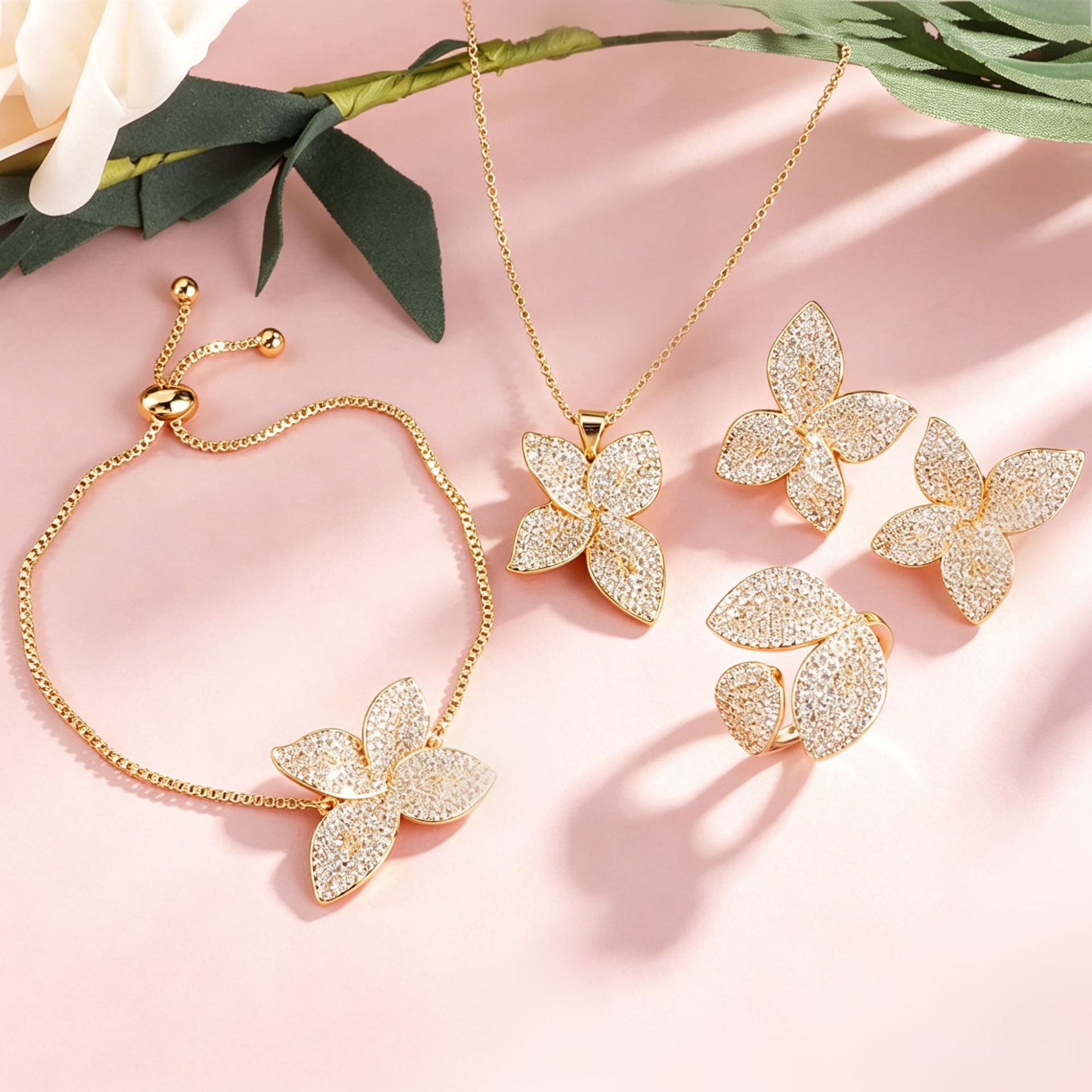 New Korean-Style Fashion Fresh And Simple Clover