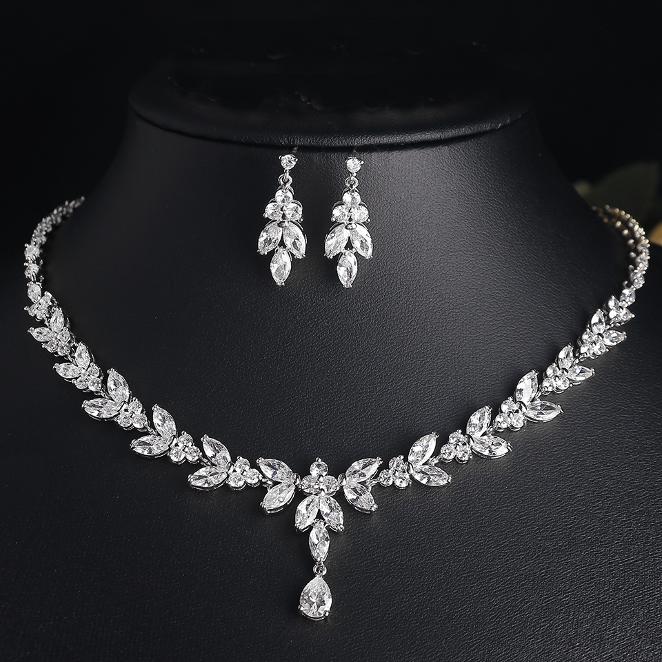 New Style Light Luxury High-End Zircon Necklace