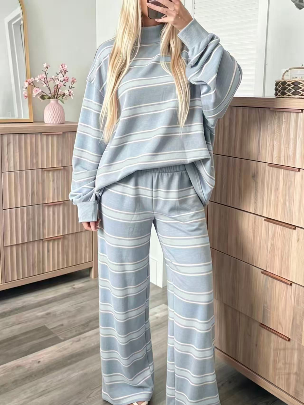 2026 Winter New European And American Amazon Independent Station CrossBorder Striped Print Fashion Casual Women's Suit product image