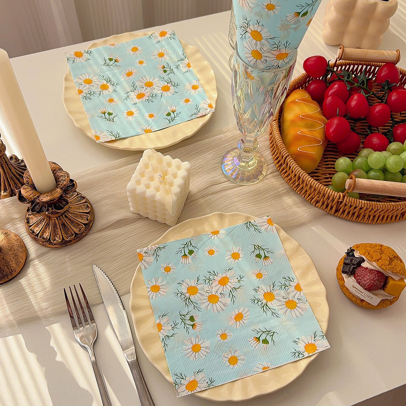 Little Small Chrysanthemum Plant-Themed Party Tableware Disposable Paper Napkins Holiday-Specific Disposable Paper Napkins Commercial Wholesale