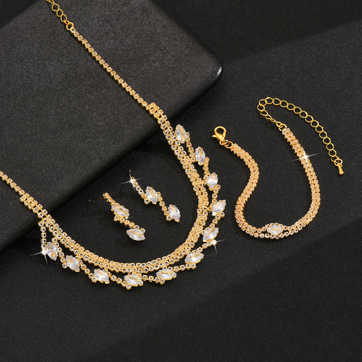Explosive Bridal Jewelry Suit European And American Zircon Shiny Rhinestone Fashion Necklace Bracelet Earrings Three-piece Accessories