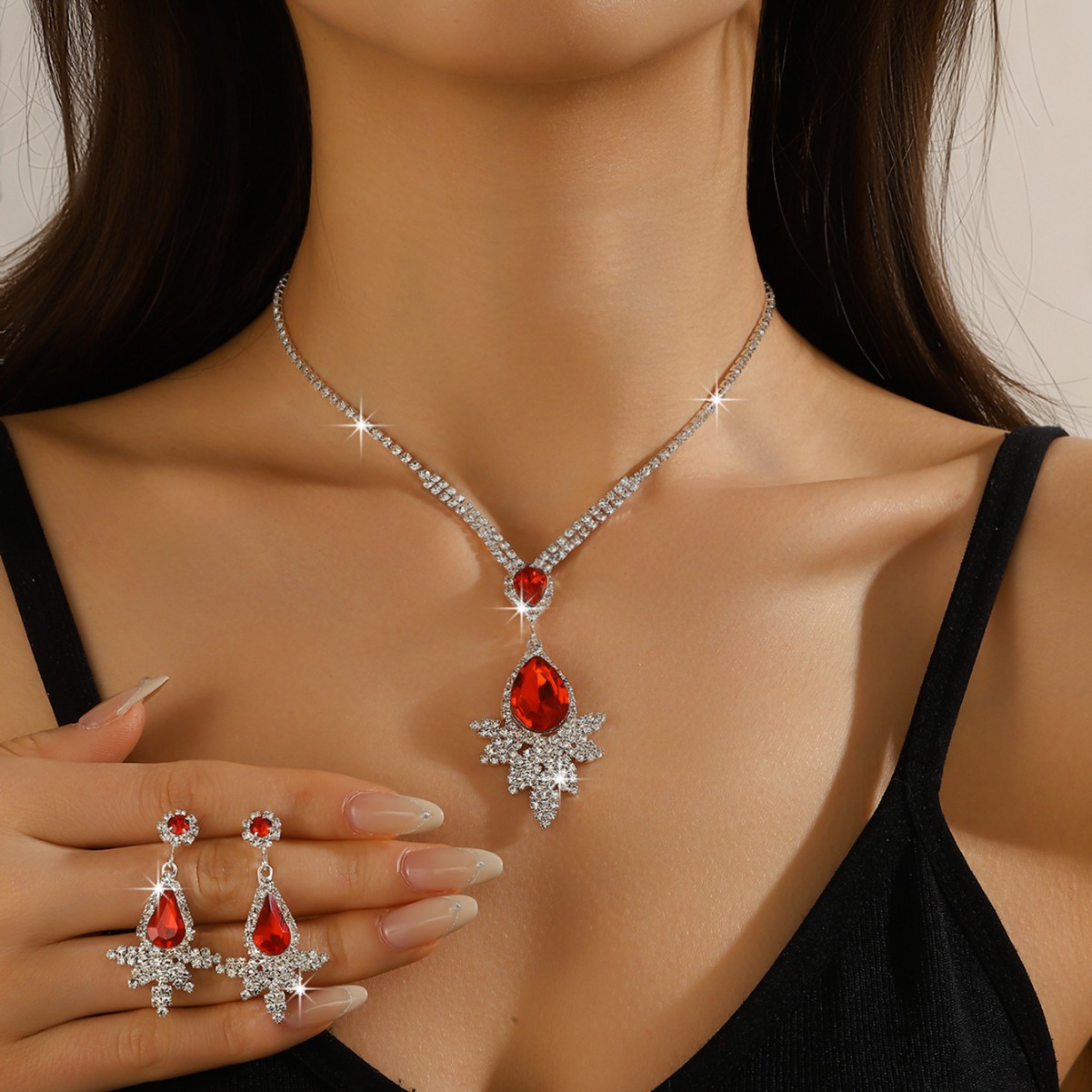 2-Piece Set Of New Exaggerated Necklace And Earring Set, Vintage Style, Exclusively For Women, Copper Electroplated Jewelry Accessories product image