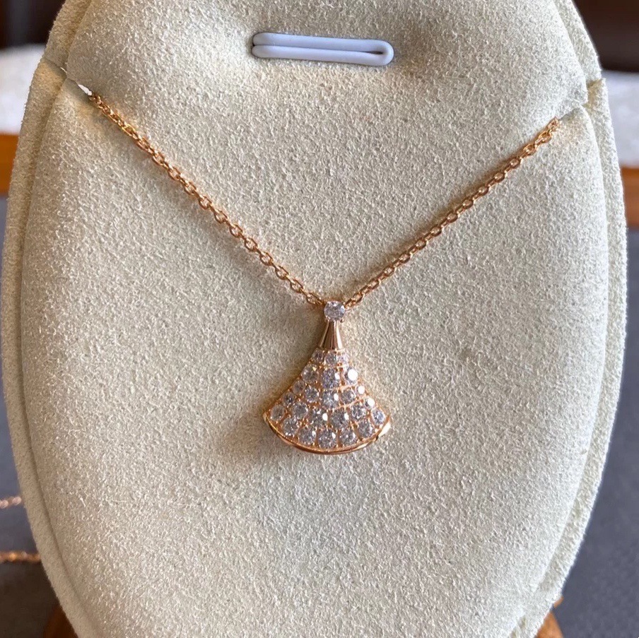 Exquisite Full-Diamond Skirt Necklace With Small Fan-Shaped Clavicle Chain, Elegant And Stylish Fan-Shaped Live-Streaming Trending Chain Skirt In Ins Style