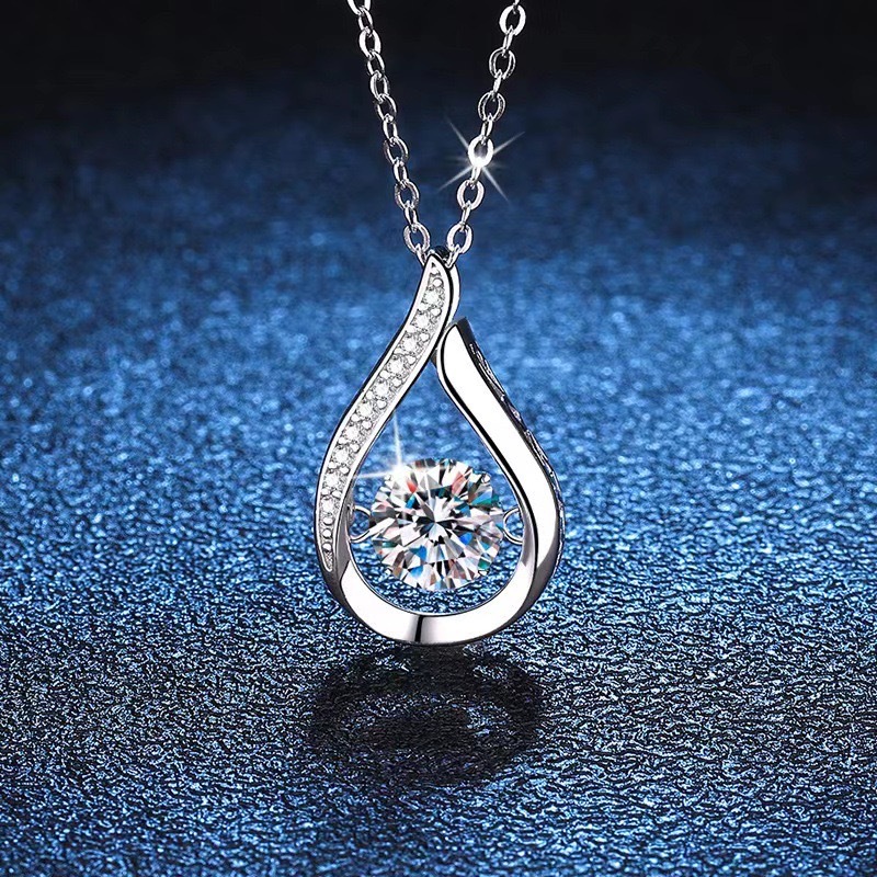Live Explosions Zircon Pendant Women's Necklace 1 Karat Korean Wind Smart Water Droplets Moissanite Pendant Manufacturers Wholesale product image