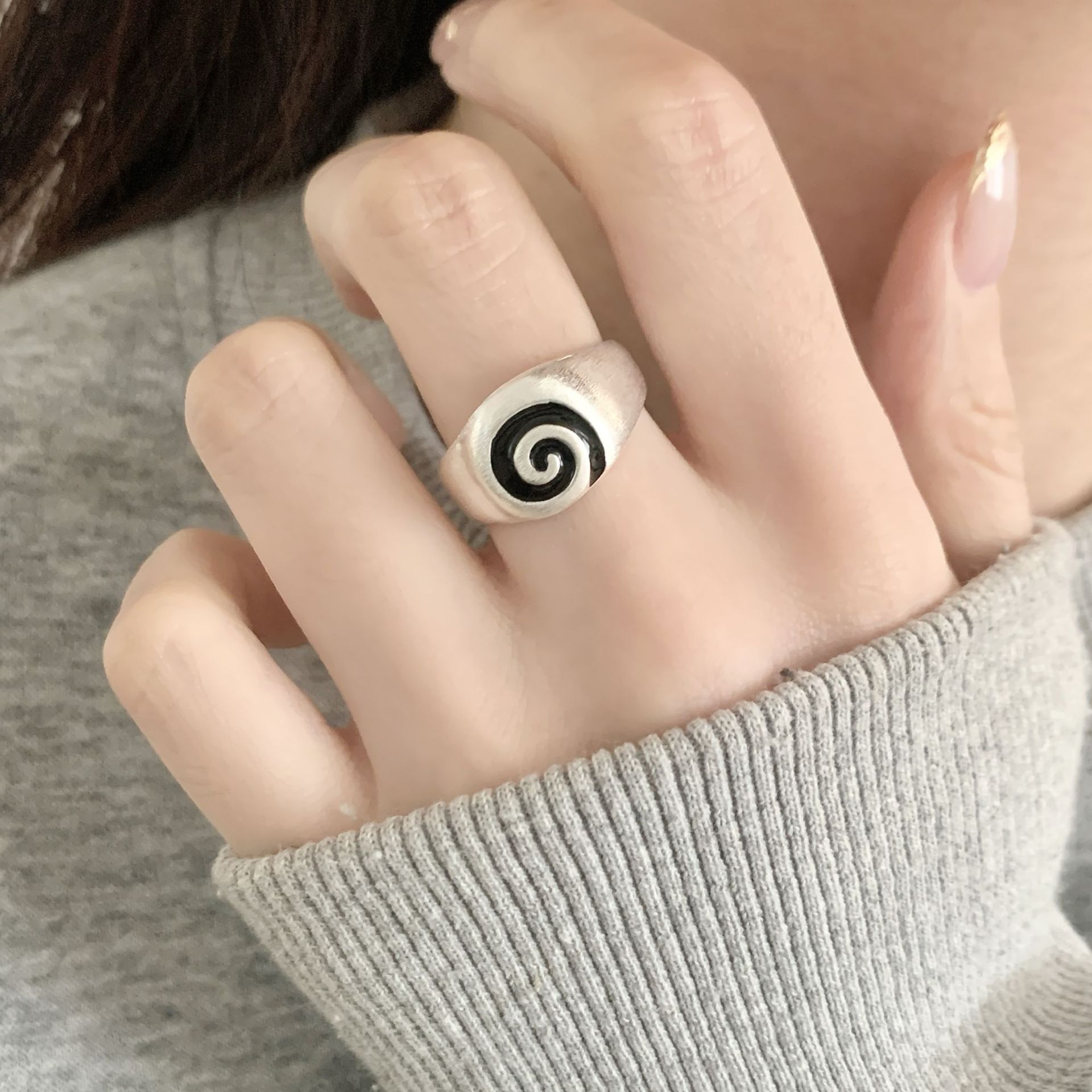 Minimal Spiral Line Women Ring Ins Style
