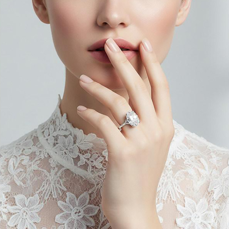 Sparkling Zircon Ring With Ice Flower Cut, Comparable To A Pigeon's Egg, For Women, Niche High-End Light Luxury Ring