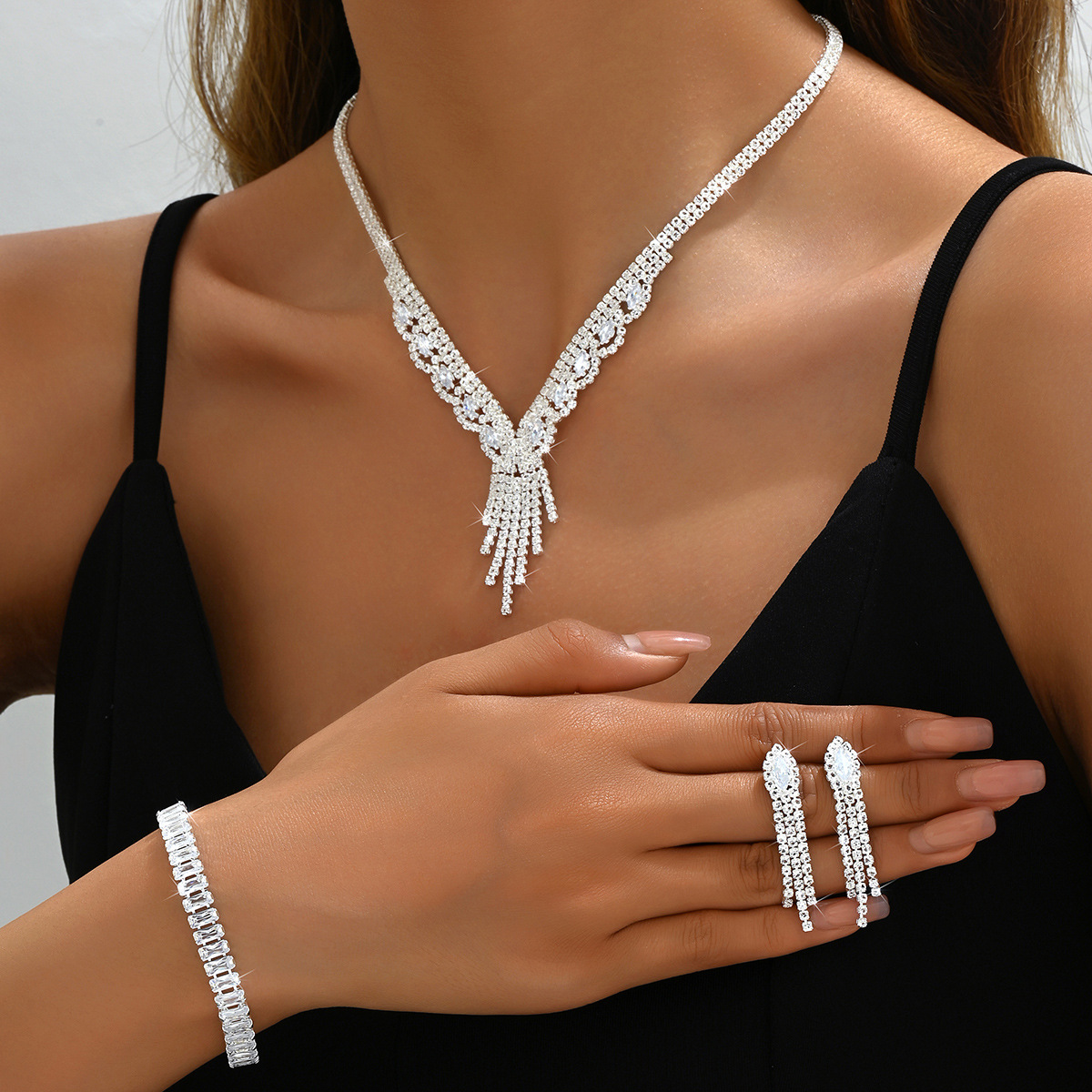Set de bijuterii cu zirconiu în stil simplu, inspirat din moda europeană și americană – Accesorii de nuntă – set elegant de colier, cercei și brățară pentru