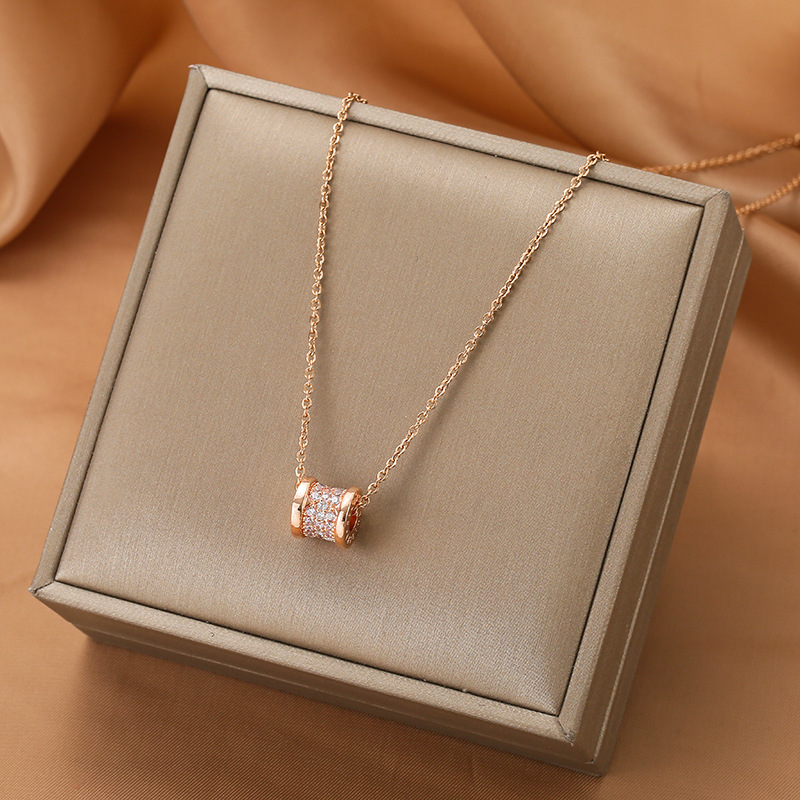 K-Style Of 18K Rose Gold Micro-Inlaid Three-Row Diamond Exquisite Small Waist Titanium Steel Necklace Female Popular High-End Clavicle Chain