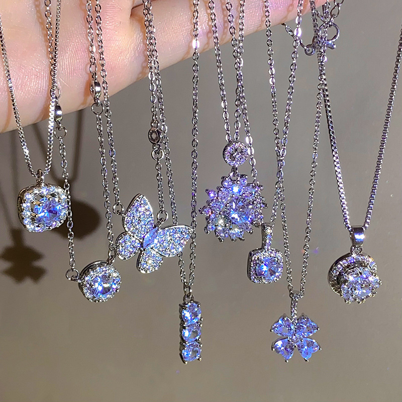 High-End Accessible Luxury Diamond-Encrusted Zircon Titanium Steel Necklace Women's Ins Style Flash Diamond Sugar Cube Pendant Clavicle Chain Accessories Wholesale