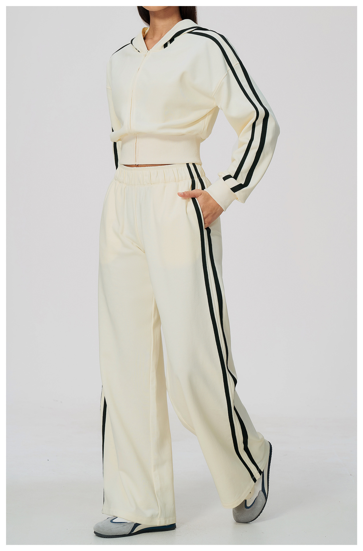 Matching hoodie and pants set, reference image 12