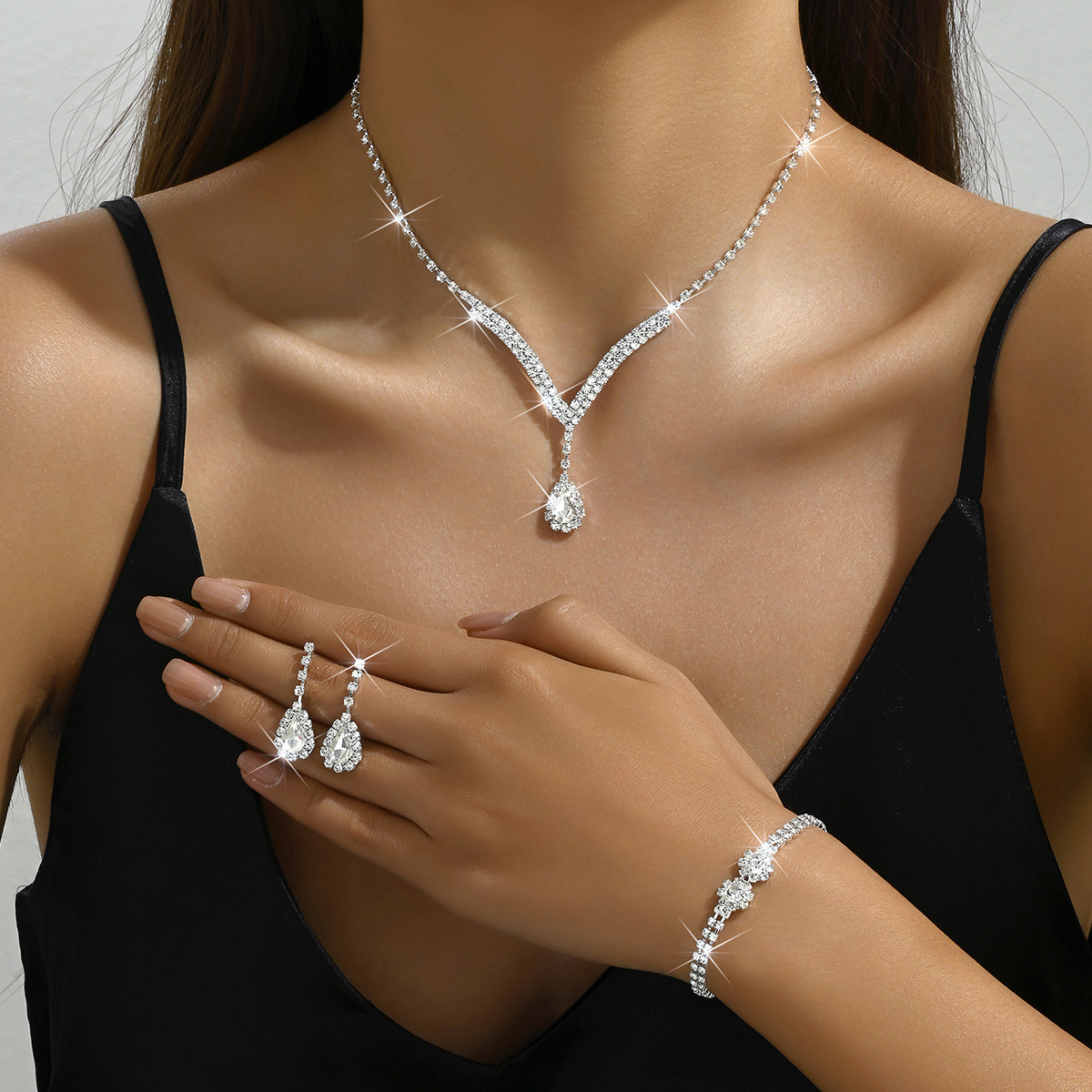 Hot Wholesale Korean Rhinestone V Necklace Earrings