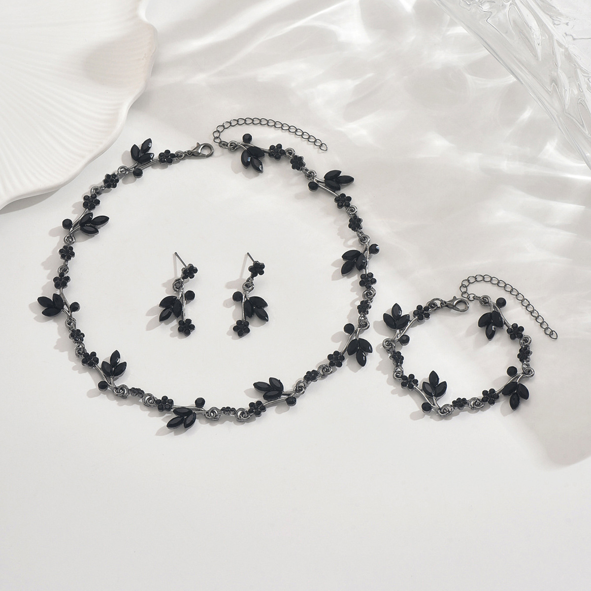 Botanical Vine Leaf Jewelry Set, Cold Elegant