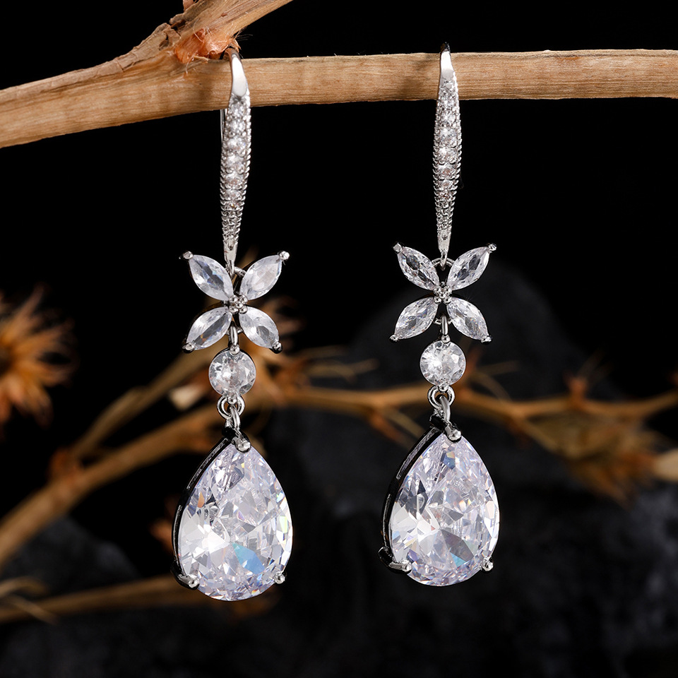 Womens Simple Long Teardrop Four Leaf Clover