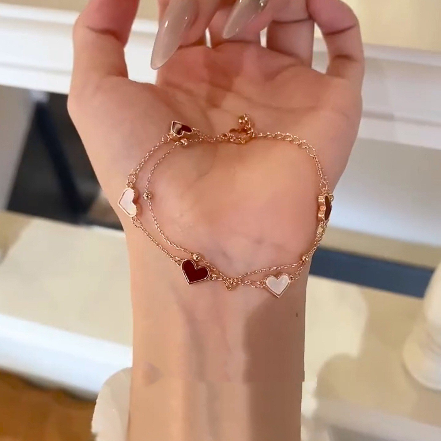 Simple Retro-Style Red Heart Bracelet With Niche Design, Exquisite And Light Luxury, Versatile And Unique Fash