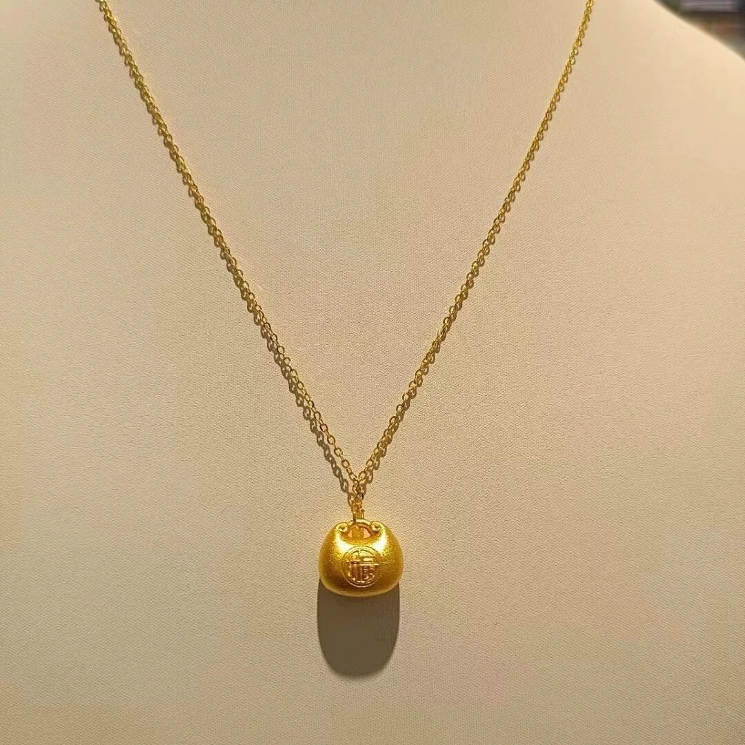 Golden Small Fat Fu Ping An Lock Necklace Women's Classic Cute Small Lucky Bag Titanium Steel Non-fading Clavicle Chain Wholesale