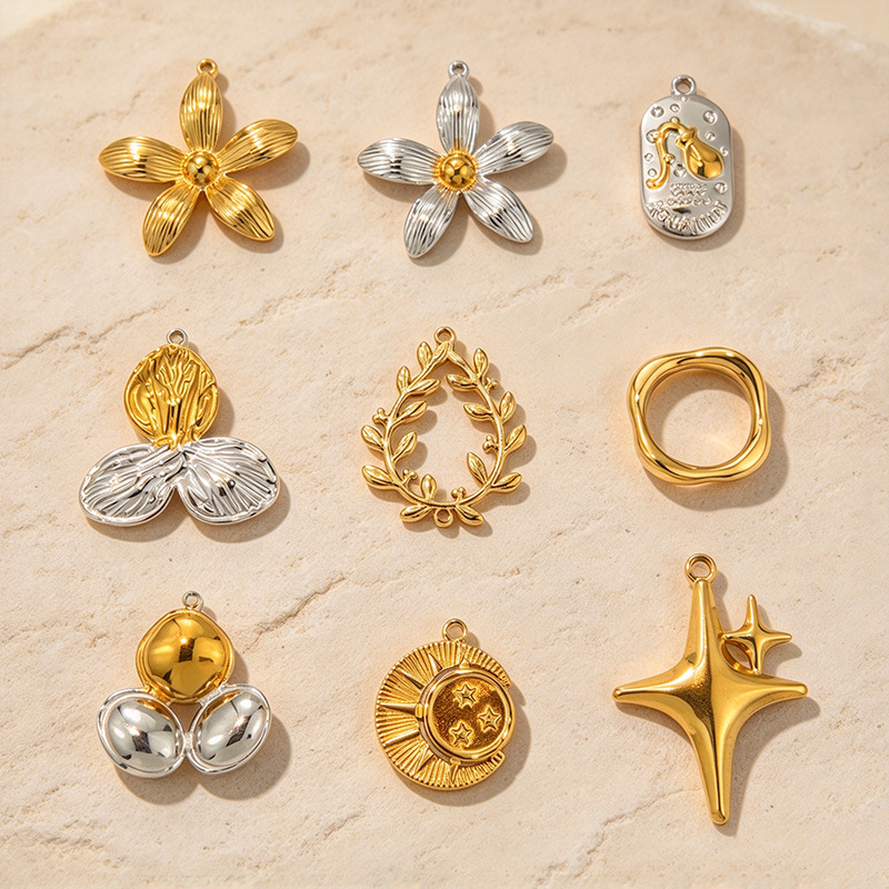 Pandantiv floral din oțel placat cu aur 18K european și american, farmec din oțel inoxidabil pentru lună și stele cu inel, accesorii pentru coliere DIY, în