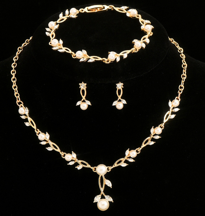 Pearl Necklace and Earrings Set, picture 5 of 6