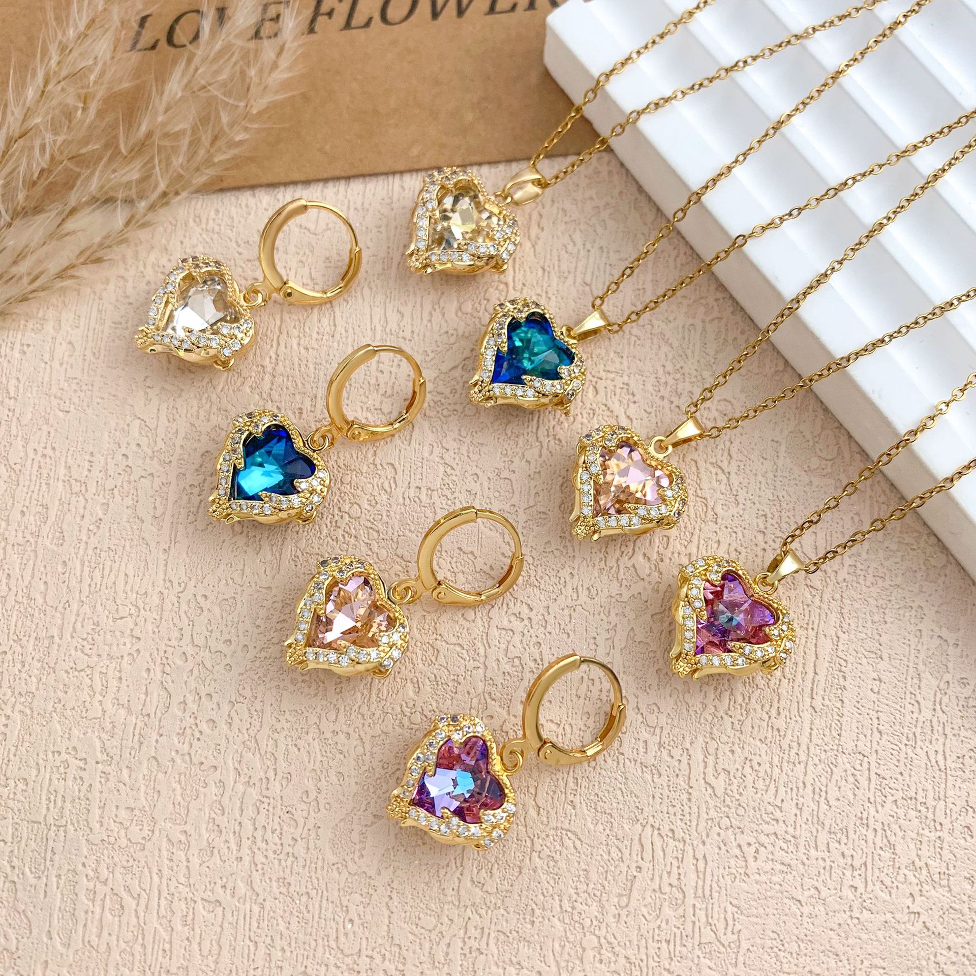 Necklace Hot Sale Light Luxury Colorful Ocean Heart Necklace Accessories Women's High-End Non-Fading Clavicle Chain Versatile Accessories