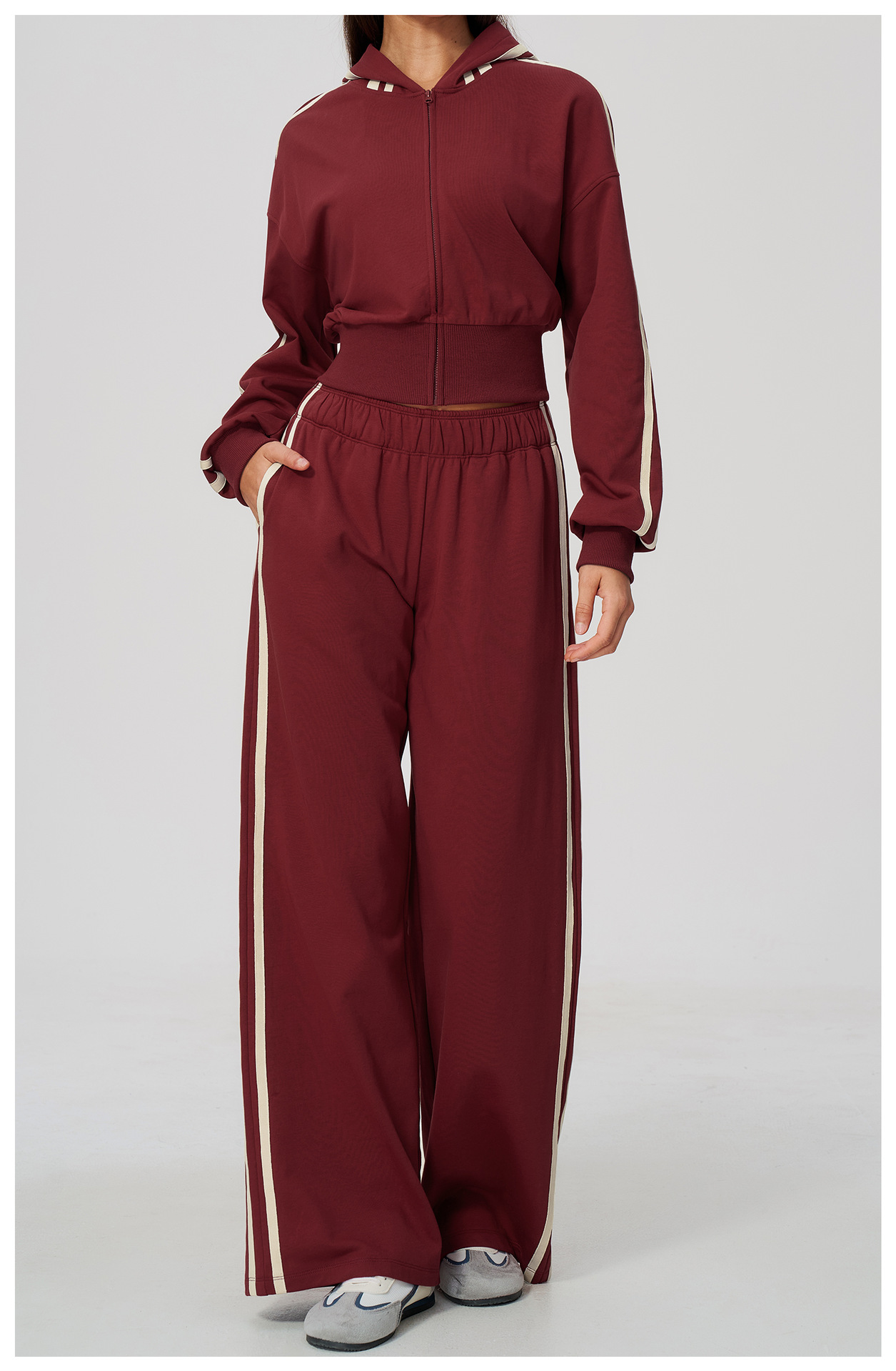 Contrast-stripe cropped hoodie and wide-leg pants set, product reference image 8
