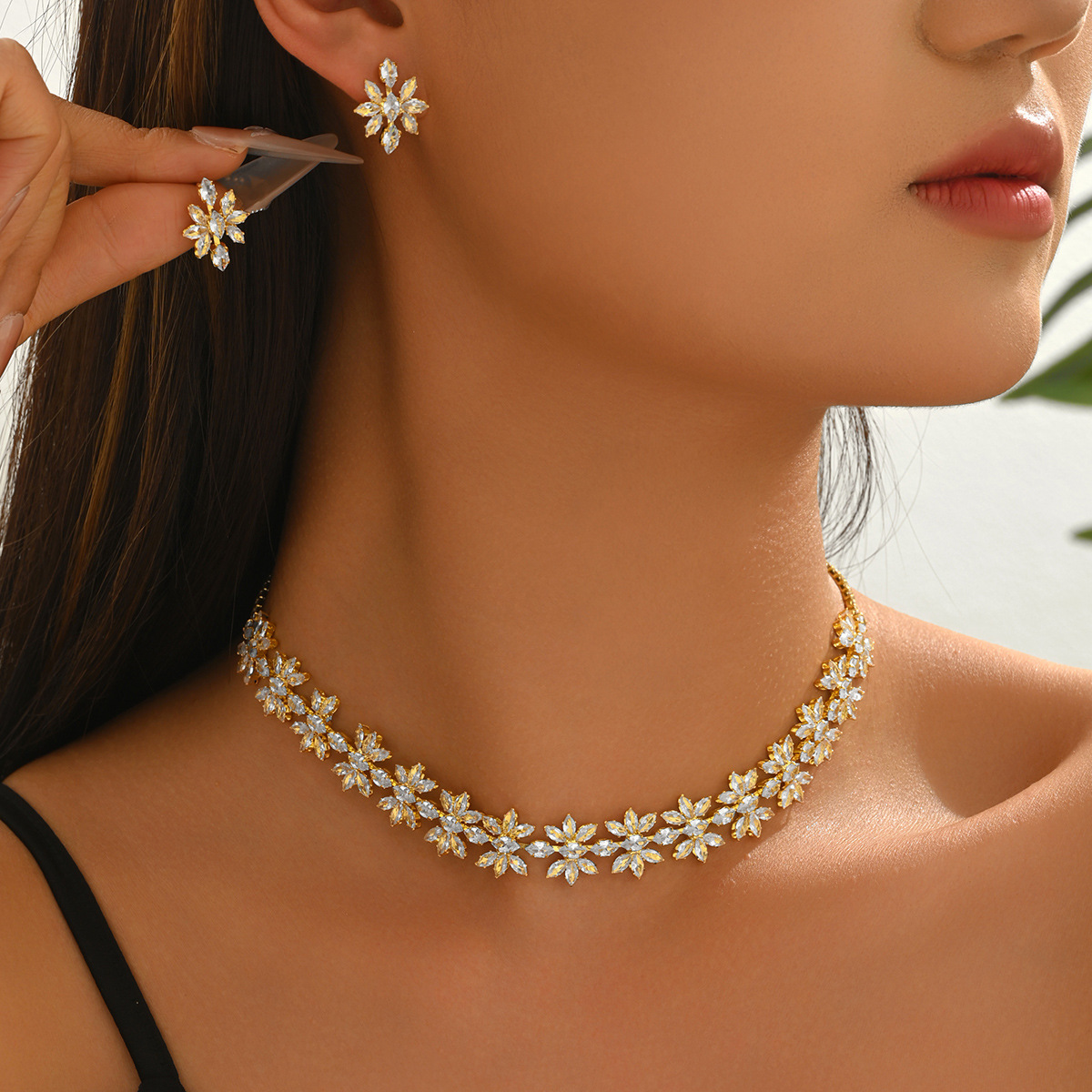 European And American Cross-Border Style Necklace, Niche Light Luxury Design With Zircon And Full Diamond Inlay, Versatile Clavicle Chain And Earrings Jewelry Set product image